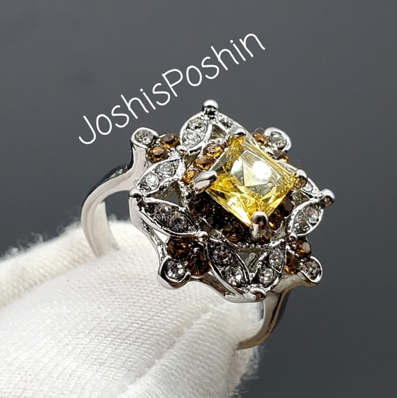 Silver yellow citrine flower shape ring - Picture 9 of 13